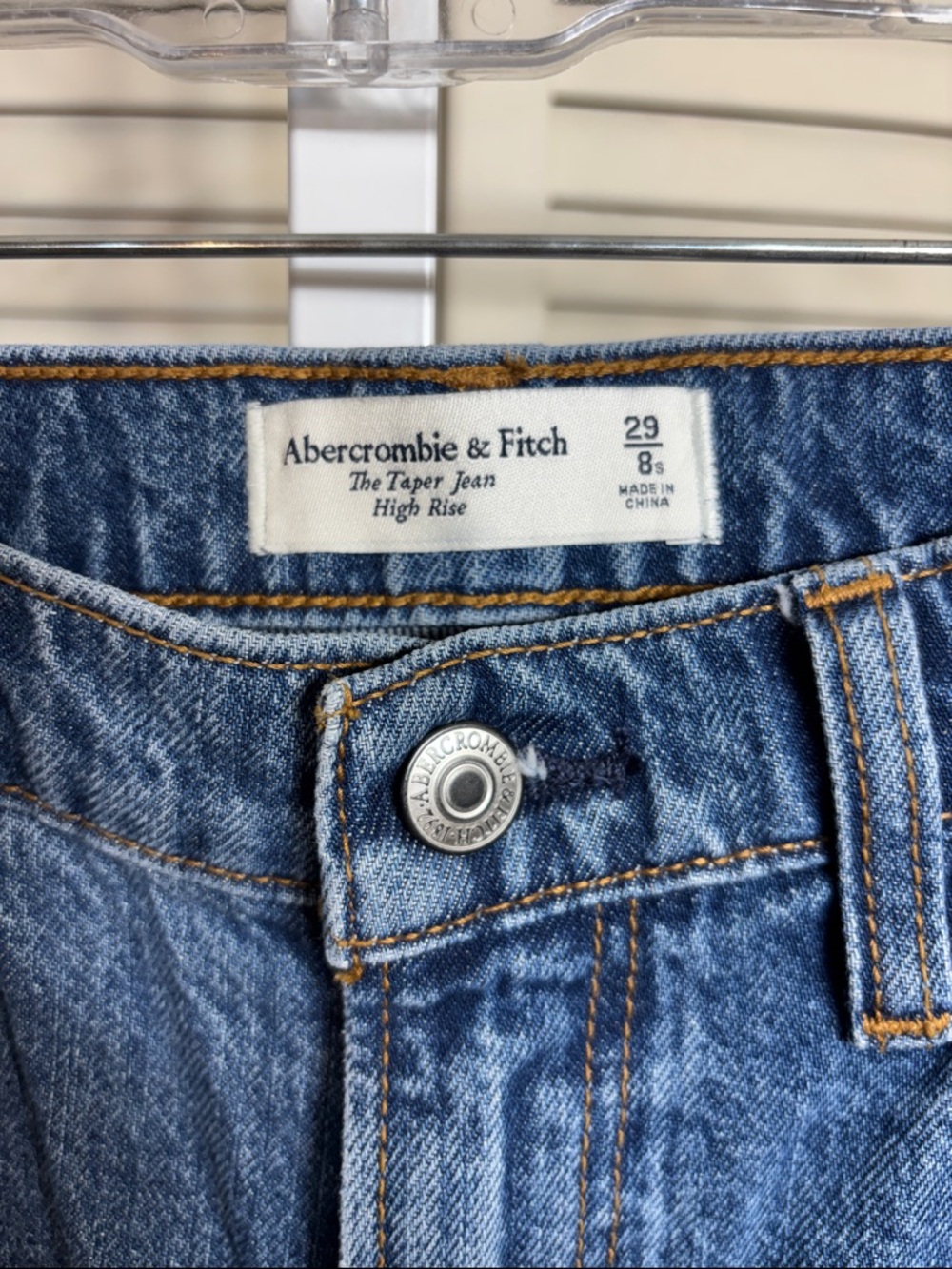 NWT Abercrombie & Fitch High Rise Taper Jeans Blue Medium Wash Size 8 Short - Picture 8 of 13